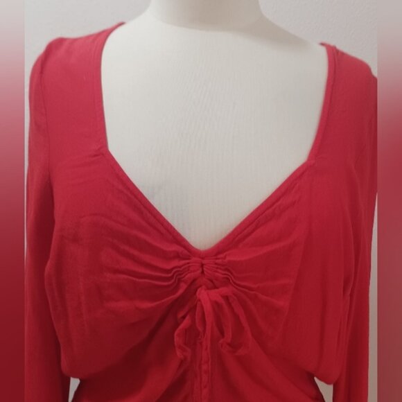 Express Ruched V neck Red Top, L - Picture 4 of 10